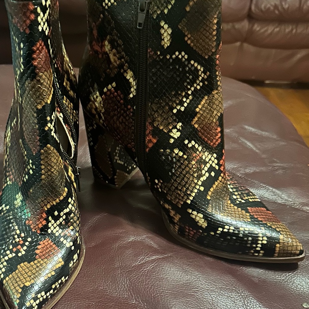 Steve Madden snake skin boots